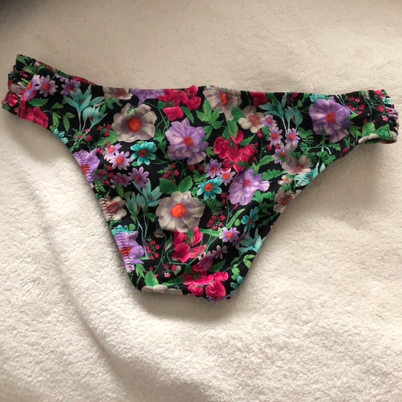 Victoria Secret bikini - Will Take Offers✨✨ - Picture 2 of 5